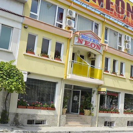 Neon Guest 3* Szumen